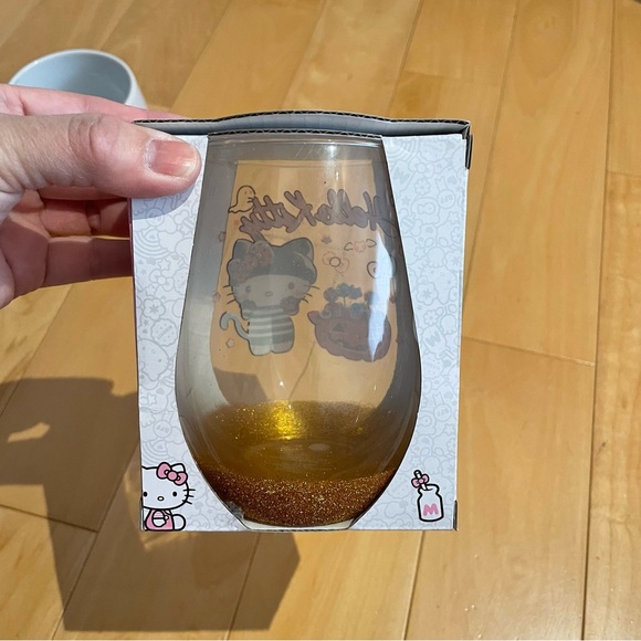 2 new hello kitty Halloween mug/tear drop glass - Picture 6 of 6
